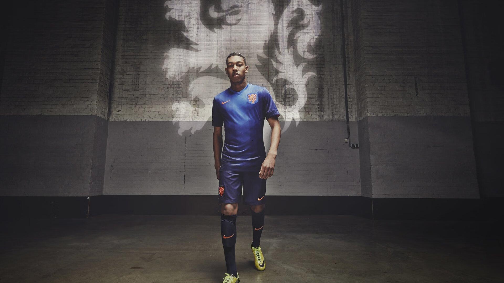 意甲焦点战,贝尔纳代斯基领衔博洛尼亚锋线,奥尔索利尼首发对决热那亚