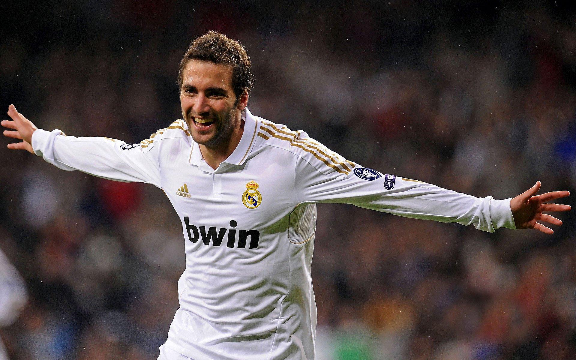 7分钟戴帽太疯狂！姆巴佩9射全欧颤抖，皇马4-3险胜藏致命隐患