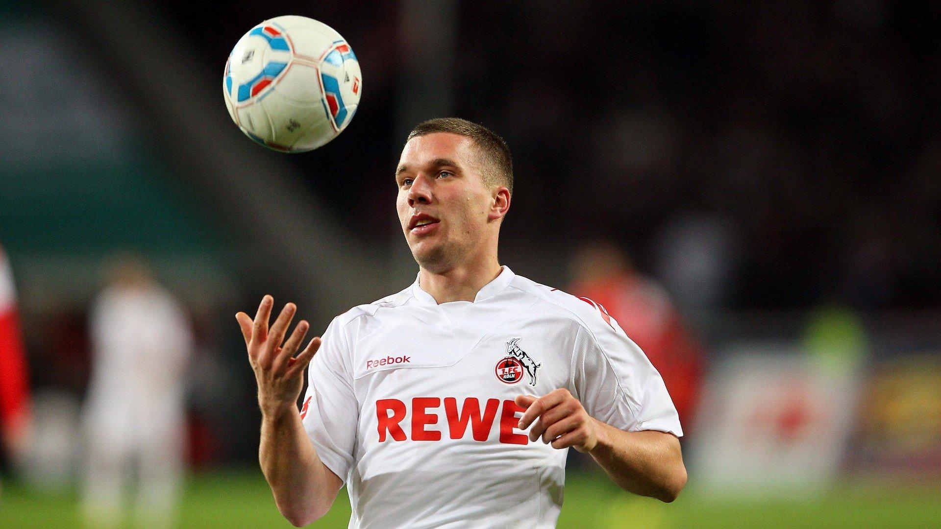 姆巴佩56球追平C罗传奇纪录，跻身皇马自然年射手榜前三甲